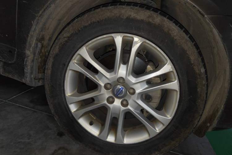 Used Volvo XC60 2015 T5 Smart Upgrade Model Right Front Wheel Hub