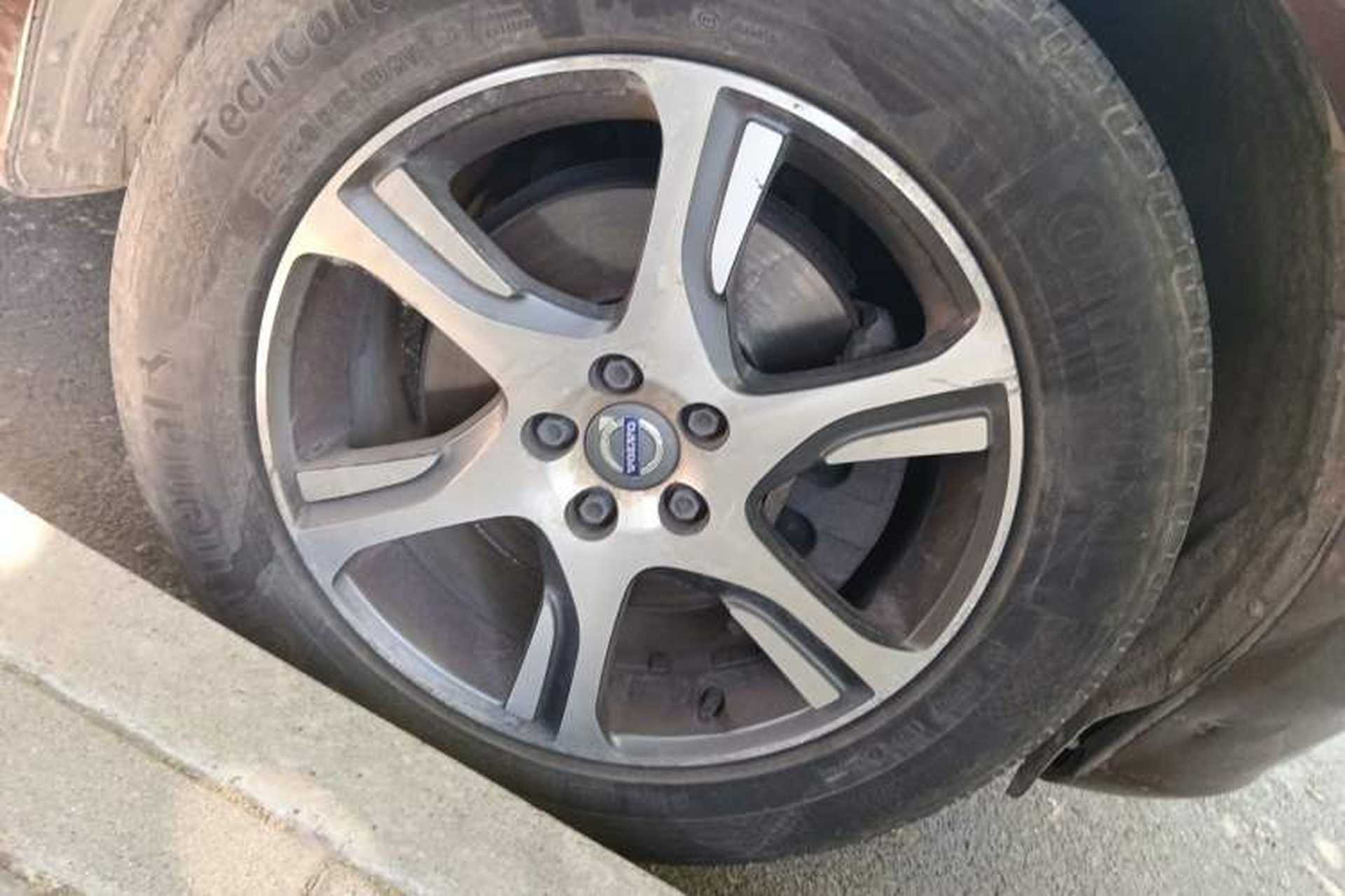 Used Volvo XC60 2015 T5 AWD Zhiyuan Edition Right Front Wheel Hub