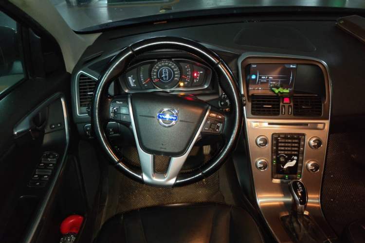 Used Volvo XC60 2015 T5 Smart Upgrade Model Steering Wheel