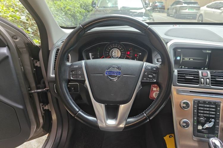 Used Volvo XC60 2015 T5 Smart Upgrade Model Steering Wheel