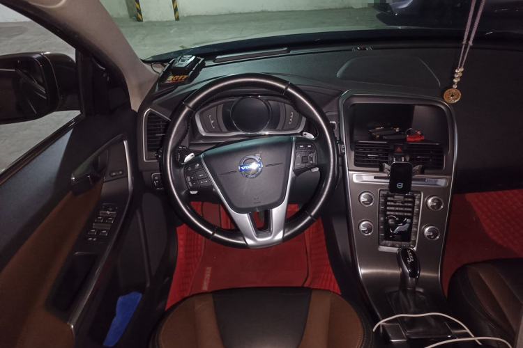 Used Volvo XC60 2015 T5 AWD Smart Drive Edition Steering Wheel
