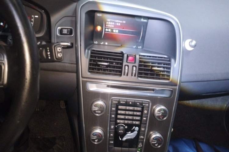 Used Volvo XC60 2015 T6 Zhiyi Edition Audio And AC Panel