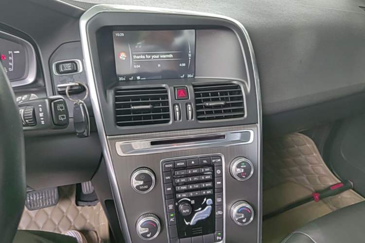 Used Volvo XC60 2015 T5 Zhiyi Edition Audio And AC Panel