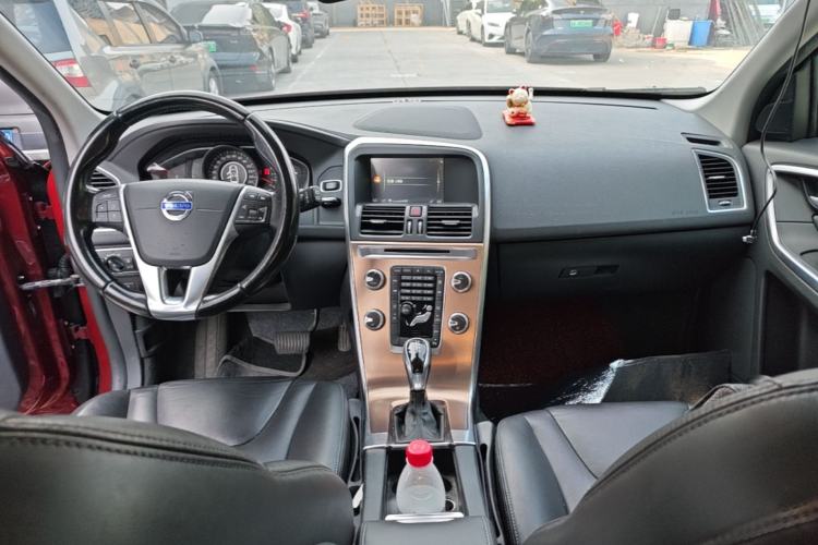Used Volvo XC60 2015 T5 Smart Upgrade Model Center Console