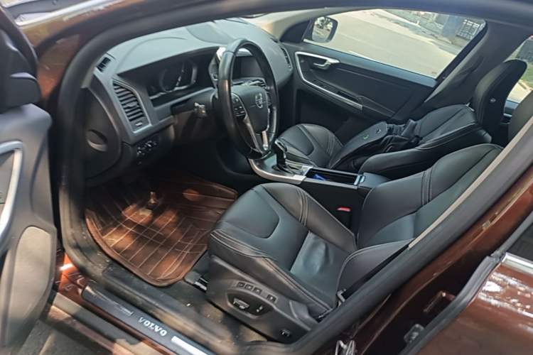 Used Volvo XC60 2015 T5 AWD Zhiyuan Edition Driver Seat