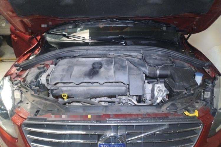 Used Volvo XC60 2015 T6 Zhiyi Edition Engine Bay