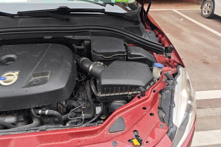Used Volvo XC60 2015 T5 Smart Upgrade Model Engine Bay Left