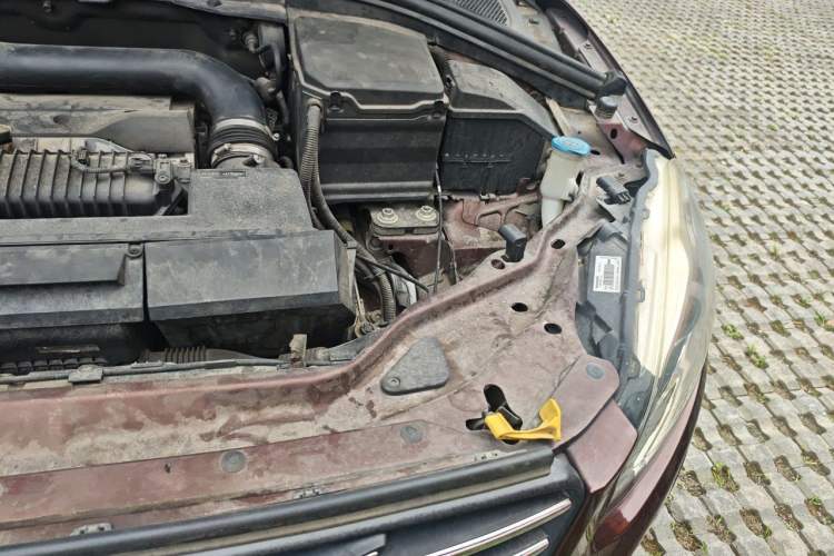 Used Volvo XC60 2015 T5 AWD Zhiyuan Edition Engine Bay Left