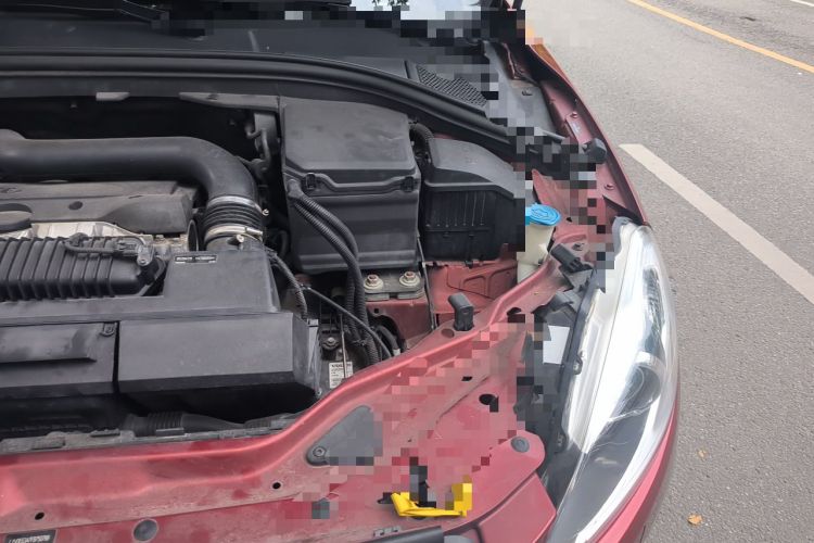 Used Volvo XC60 2015 T5 AWD Zhiyuan Edition Engine Bay Left