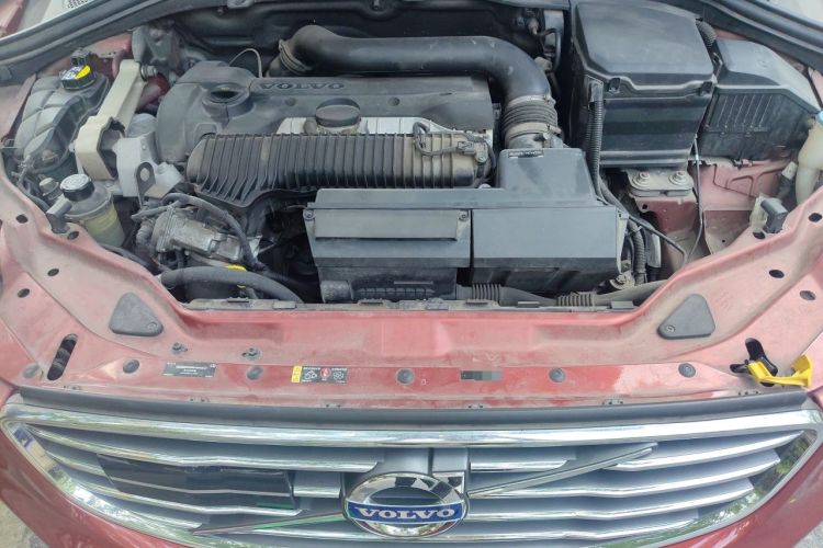 Used Volvo XC60 2015 T5 AWD Smart Drive Edition Engine Bay