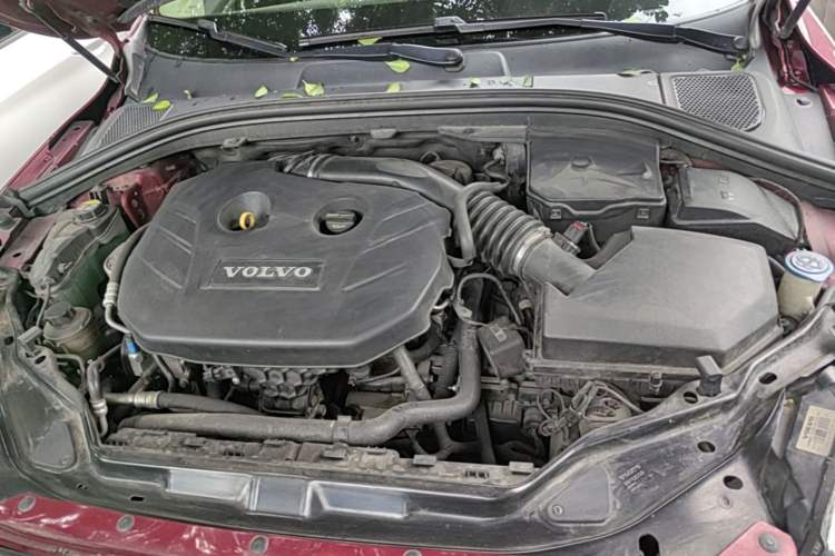 Used Volvo XC60 2015 T5 Zhiyi Edition Engine Bay