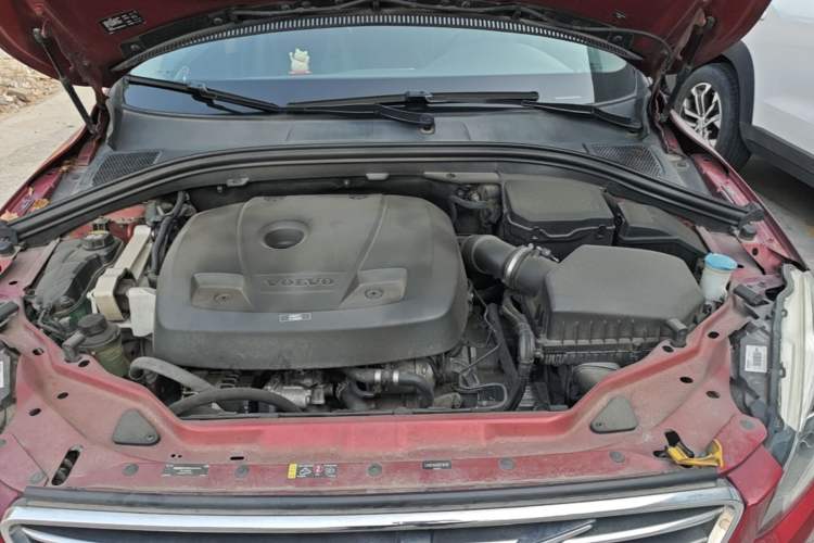 Used Volvo XC60 2015 T5 Smart Upgrade Model Engine Bay