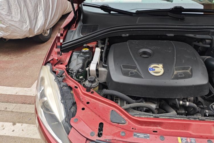 Used Volvo XC60 2015 T5 Smart Upgrade Model Engine Bay Right