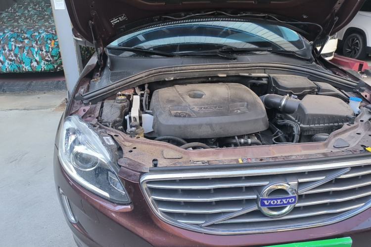 Used Volvo XC60 2015 T5 Smart Upgrade Model Engine Bay Right