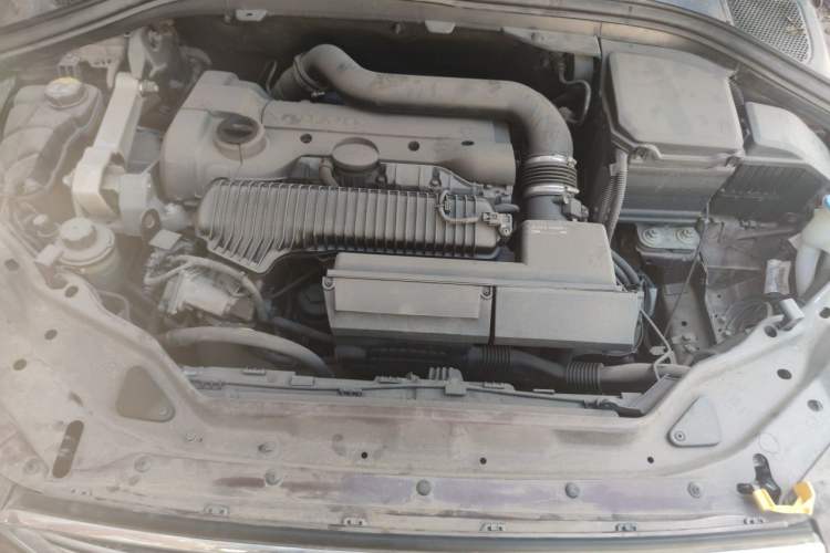 Used Volvo XC60 2015 T6 AWD Smart Version Engine Bay