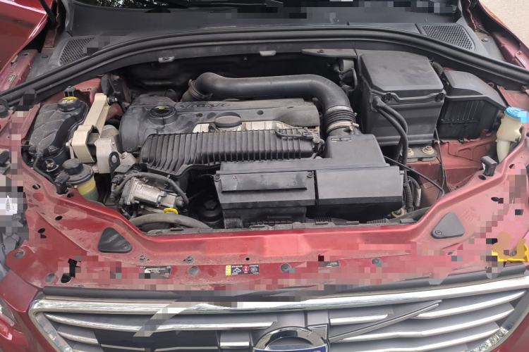 Used Volvo XC60 2015 T5 AWD Zhiyuan Edition Engine Bay