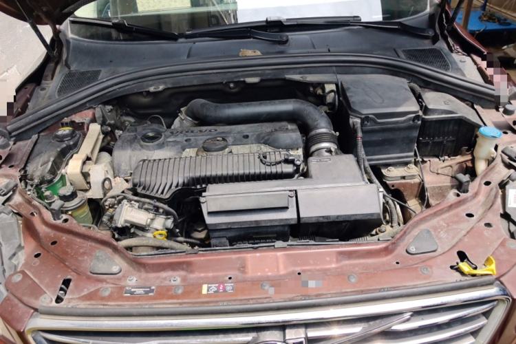 Used Volvo XC60 2015 T5 AWD Zhiyuan Edition Engine Bay