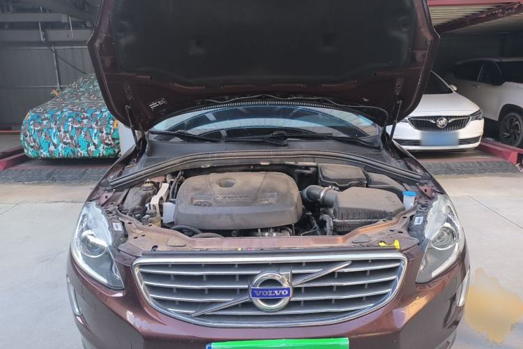 Used Volvo XC60 2015 T5 Smart Upgrade Model Engine Bay