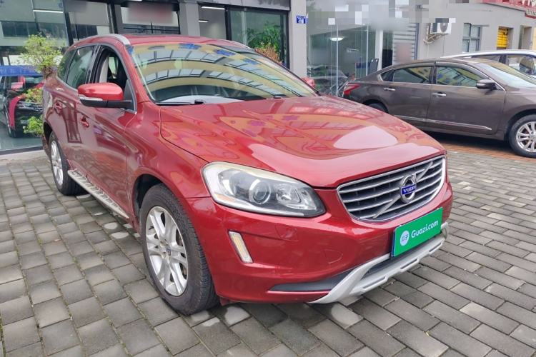Used Volvo XC60 2015 T5 Smart Upgrade Model Front Right 45 Deg
