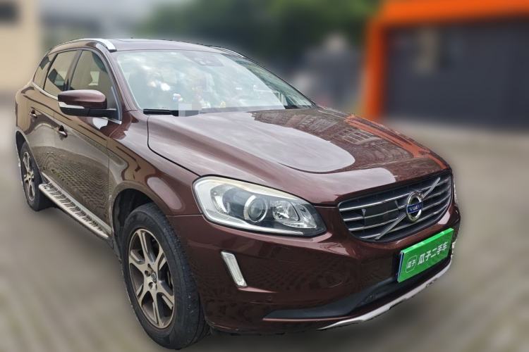 Used Volvo XC60 2015 T5 AWD Zhiyuan Edition Front Right 45 Deg