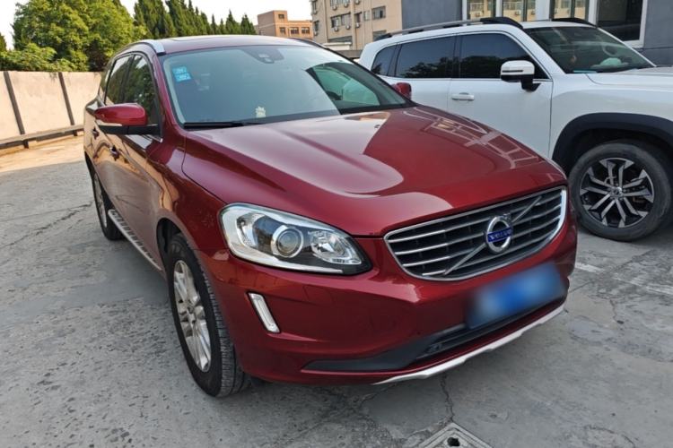 Used Volvo XC60 2015 T5 Smart Upgrade Model Front Right 45 Deg