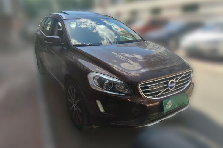 Used Volvo XC60 2015 T6 AWD Smart Version Front Right 45 Deg