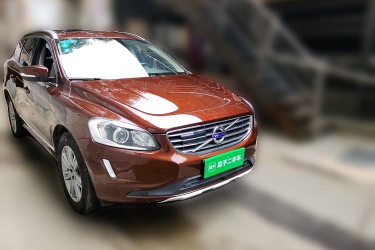 Used Volvo XC60 2015 T5 AWD Zhiyuan Edition Front Right 45 Deg