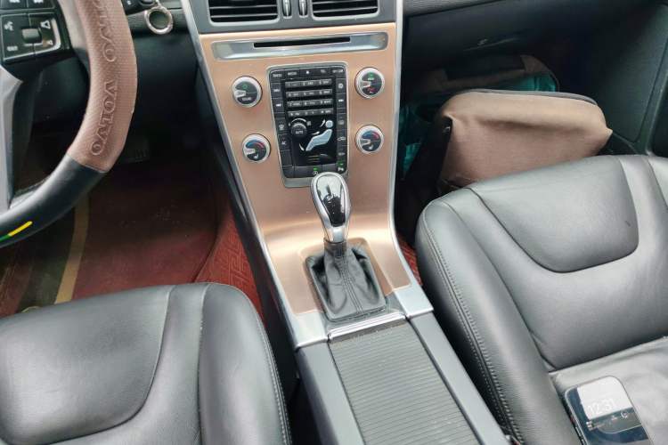 Used Volvo XC60 2015 T5 Smart Upgrade Model Gear Lever