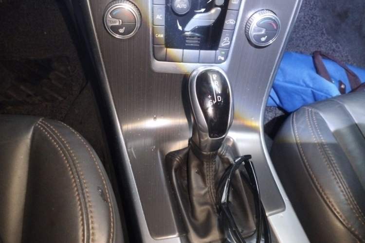 Used Volvo XC60 2015 T6 Zhiyi Edition Gear Lever