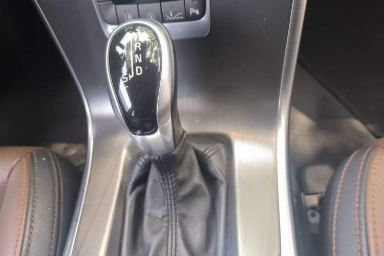 Used Volvo XC60 2015 T5 AWD Zhiyuan Edition Gear Lever