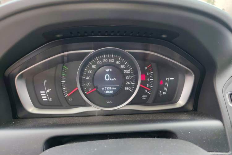 Used Volvo XC60 2015 T5 Smart Upgrade Model Instrument Cluster