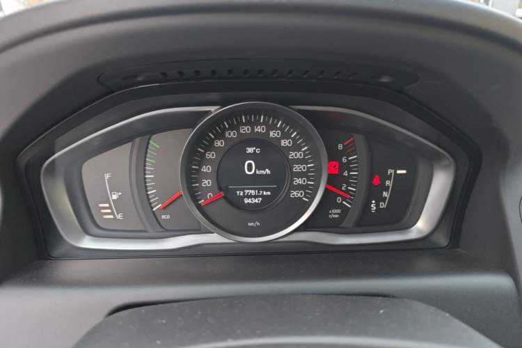 Used Volvo XC60 2015 T5 Smart Upgrade Model Instrument Cluster