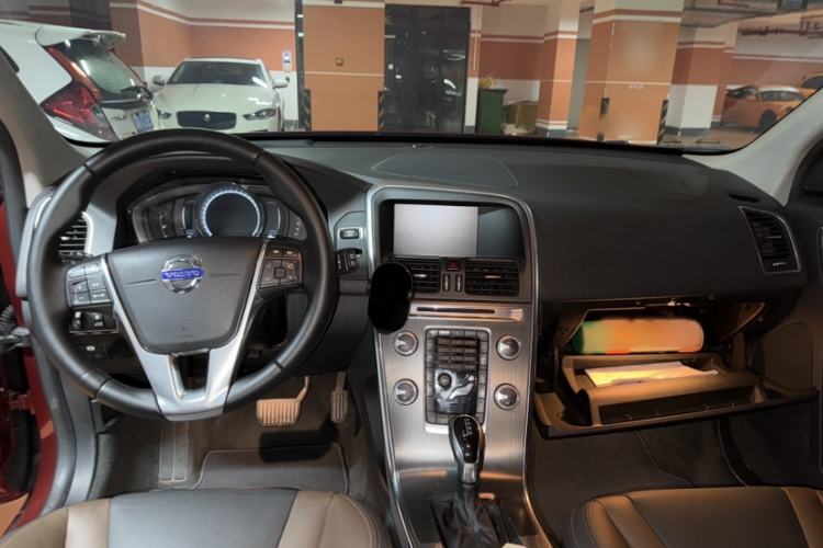 Used Volvo XC60 2015 T5 AWD Zhiyuan Edition Interior 4