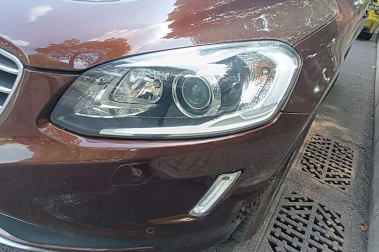 Used Volvo XC60 2015 T5 AWD Zhiyuan Edition Left Front Headlight