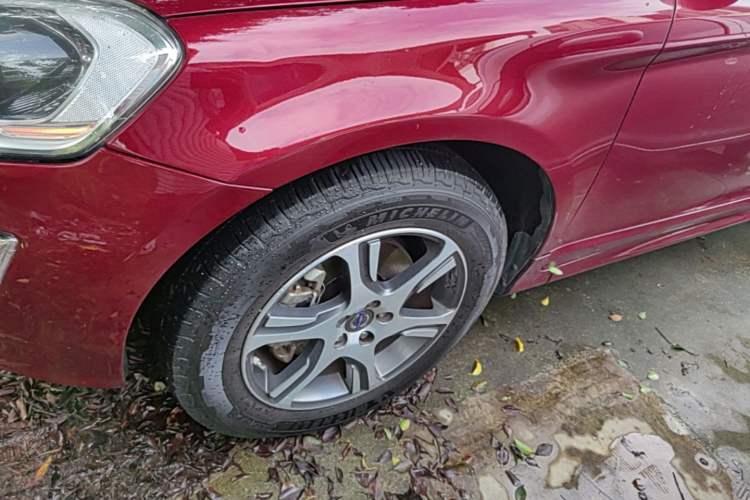 Used Volvo XC60 2015 T5 Zhiyi Edition Left Front Wheel Hub