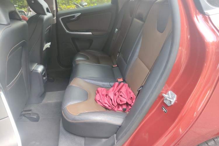 Used Volvo XC60 2015 T5 AWD Smart Drive Edition Left Rear Seat