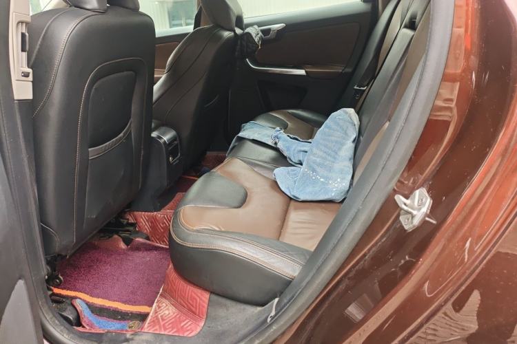 Used Volvo XC60 2015 T5 AWD Zhiyuan Edition Left Rear Seat