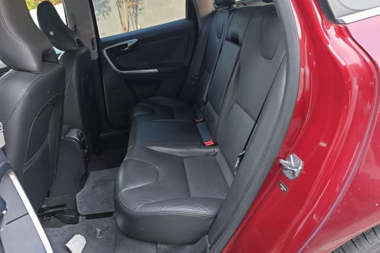 Used Volvo XC60 2015 T5 Smart Upgrade Model Left Rear Seat