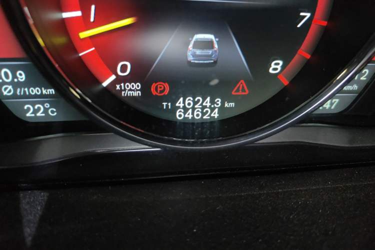 Used Volvo XC60 2015 T5 AWD Zhiyuan Edition Odometer Close Up