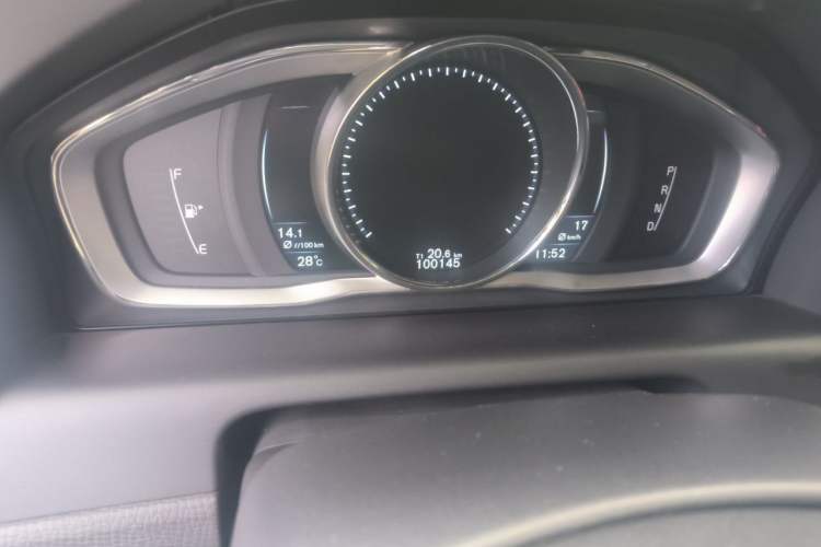 Used Volvo XC60 2015 T5 AWD Zhiyuan Edition Odometer Close Up