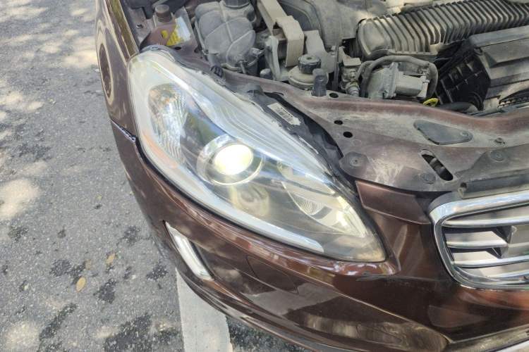 Used Volvo XC60 2015 T5 AWD Smart Drive Edition Right Front Headlight