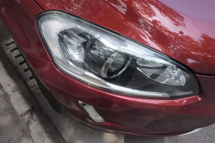 Used Volvo XC60 2015 T5 AWD Zhiyuan Edition Right Front Headlight