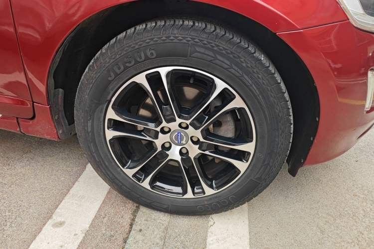 Used Volvo XC60 2015 T5 Smart Upgrade Model Right Front Wheel Hub