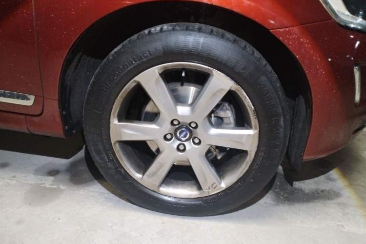 Used Volvo XC60 2015 T6 Zhiyi Edition Right Front Wheel Hub