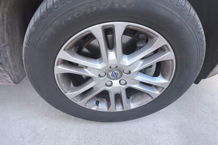 Used Volvo XC60 2015 T5 Smart Upgrade Model Right Front Wheel Hub