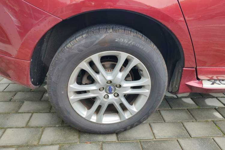 Used Volvo XC60 2015 T5 Smart Upgrade Model Right Rear Wheel Hub