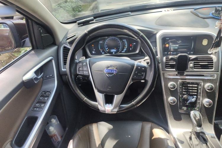 Used Volvo XC60 2015 T5 AWD Smart Drive Edition Steering Wheel