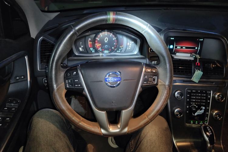 Used Volvo XC60 2015 T5 AWD Zhiyuan Edition Steering Wheel