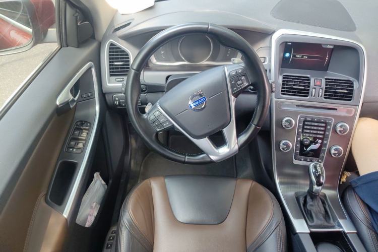 Used Volvo XC60 2015 T5 AWD Smart Drive Edition Steering Wheel