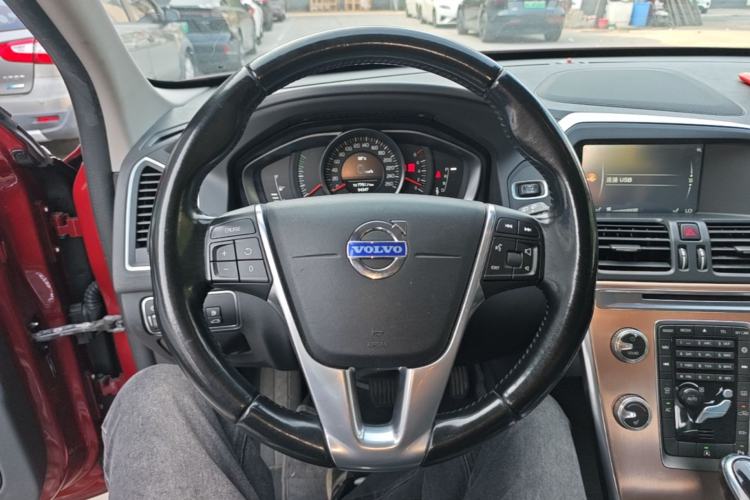 Used Volvo XC60 2015 T5 Smart Upgrade Model Steering Wheel